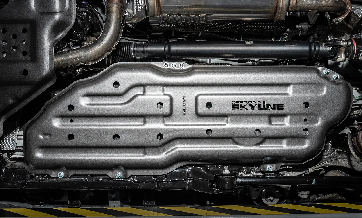 7MM THICK SKID PLATE · 5MM FUEL TANK GUARD