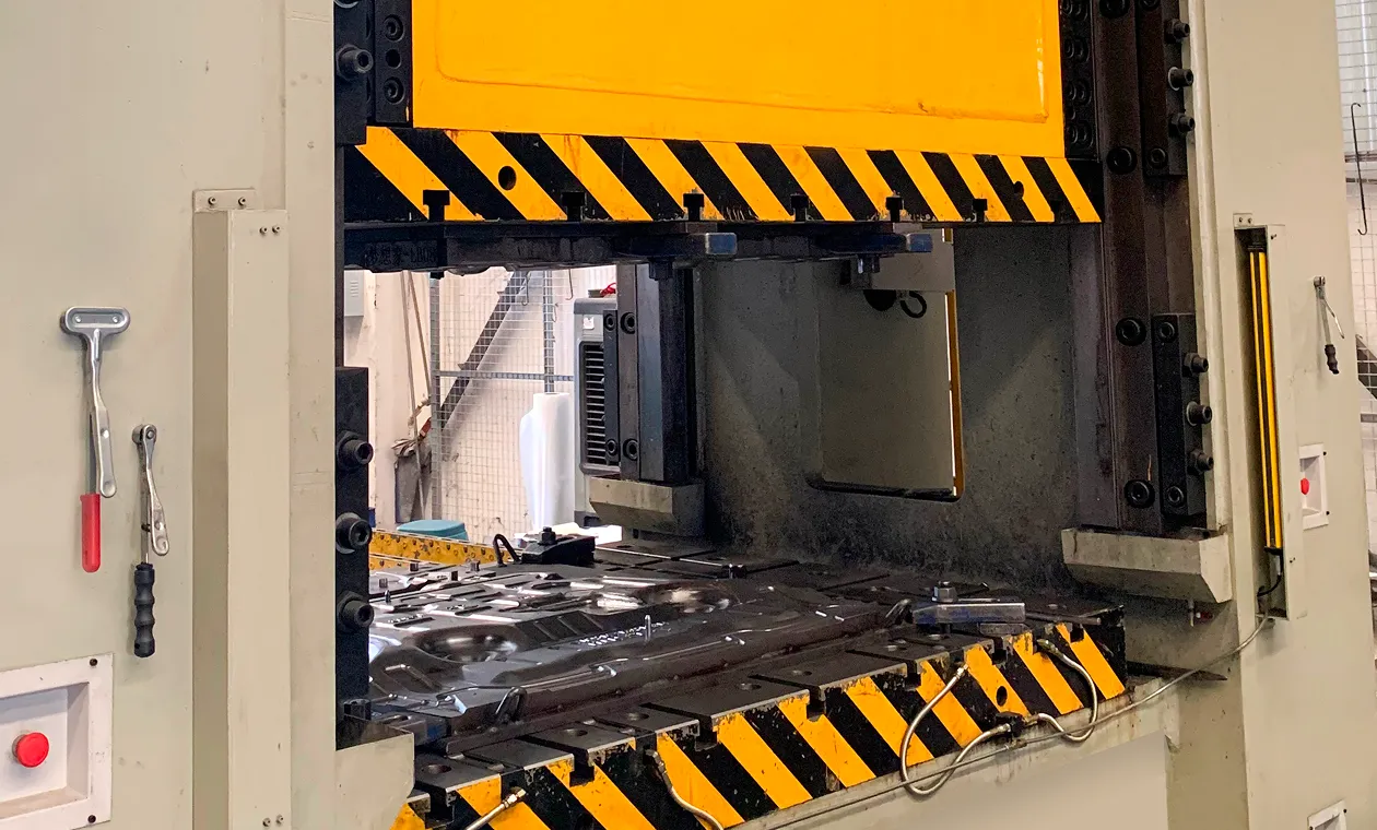 1250–2000T HYDRAULIC PRESS